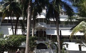 Hotel Oloffson Port au Prince